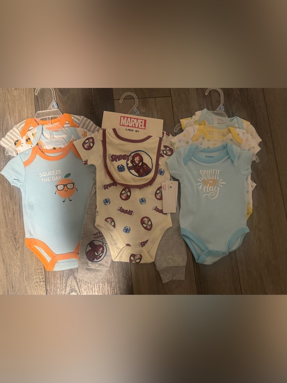 New Kidgets Marvel Spidey Cream & Maroon Baby Bodysuit 3-Piece Set